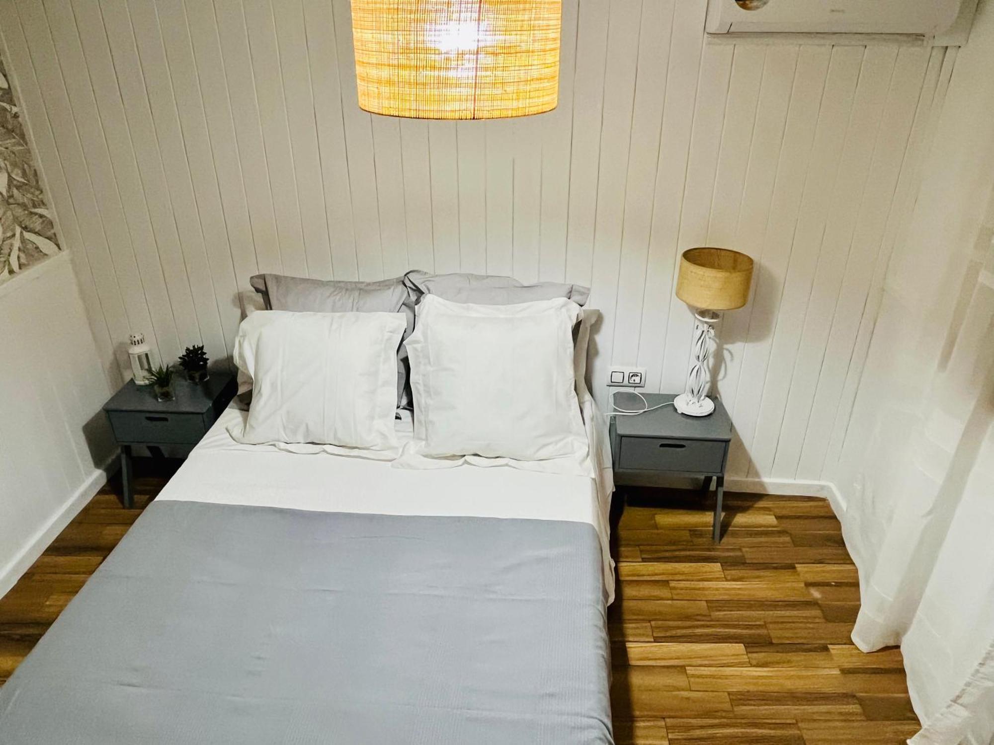 Torres De La Catedral Apartment เฮน ภายนอก รูปภาพ